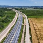 ~km 61+700 warstwy bitumiczne, ściek liniowy