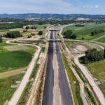 ~km 60+200 Warstwy bitumiczne drogi S19, wykonywane pobocza