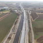 ~km 67+700 Warstwy bitumiczne, umocnienie skarp kamieniem